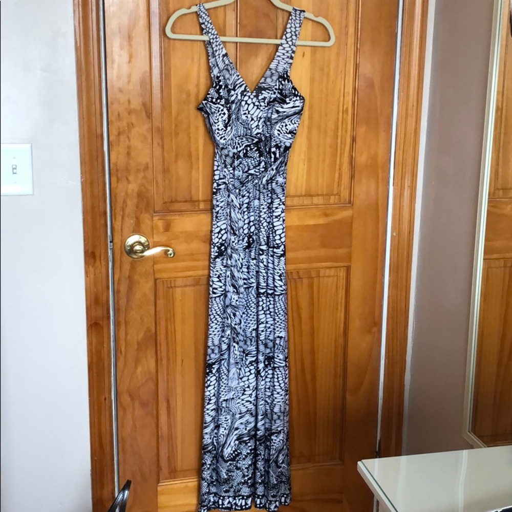 Black and white maxi dress Size Medium